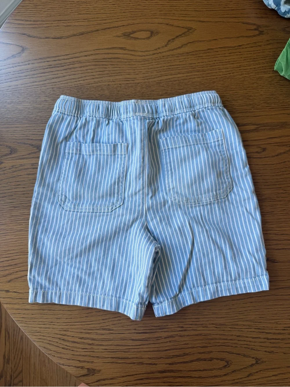 Mini Boden Light Blue Striped Shorts with Red & Blue Pockets